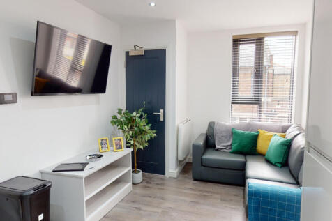 3 Bedroom Flat in L15 0AA