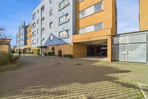 CAM03779G0-PR0311-STILL015