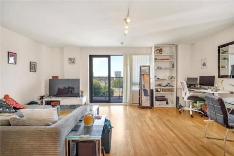 Available early September is this stunning, sixth floor one double bedroom fully furnished apartment located in this modern development just 15 minutes from Tower Hill. The area is within walking dist