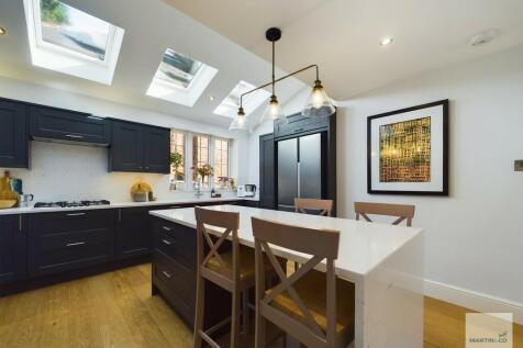 CAM03394G0-PR0174...