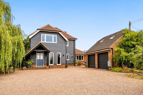 Double Garage / Workshop & Generous Parking
