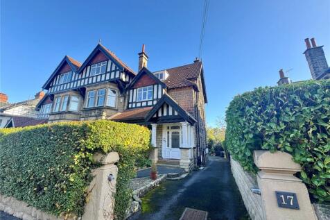 2 Bedroom Flat in HG2 8JE