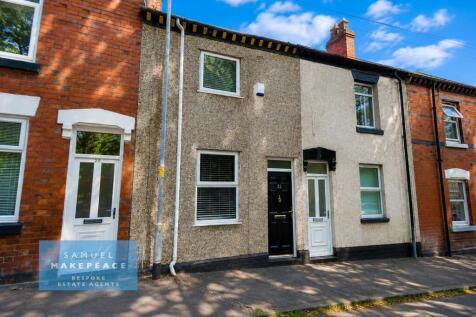 Stunning Three Bedroom Terraced Property with Imm
