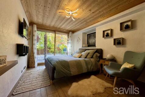 Bedroom terrace access house Bozel