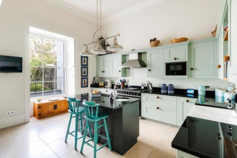 6 bed, 5 bath Terraced in Bristol - Photo 7