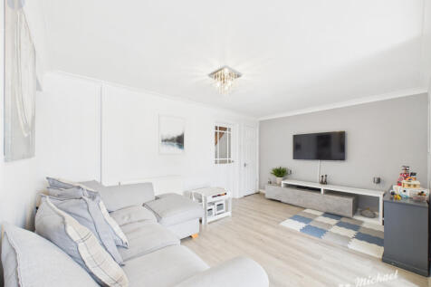 CAM03218G0-PR0694-STILL013