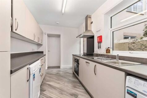 5 Bedroom Terraced in PL4 8JW