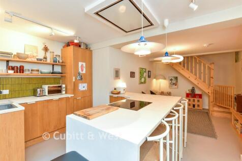 Kitchen/ Breakfast Room
