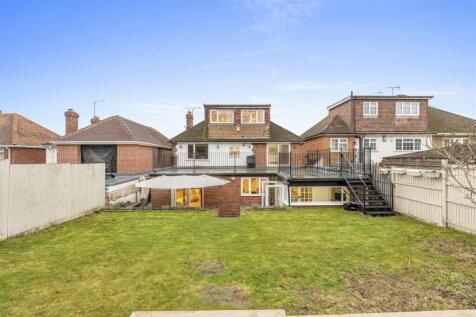 7 Guinions Rd, HP13 7NT-23.jpg