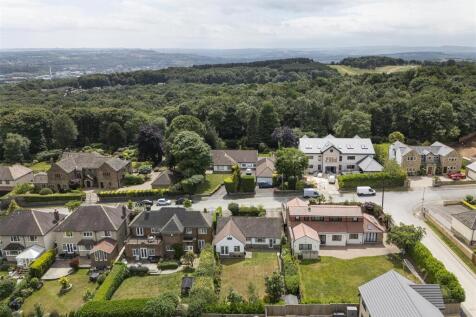 Bramleys Estate Agents - Gernhill Avenue - Fixby (