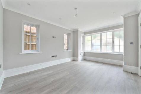 Plot 5 Living Room.jpg