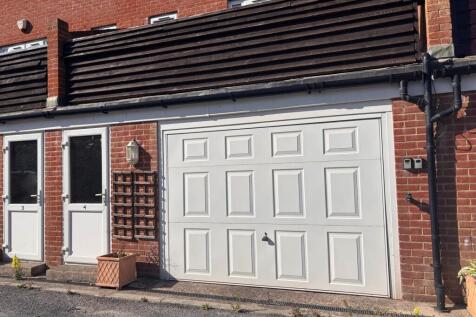 4 Quayside garage.jpg