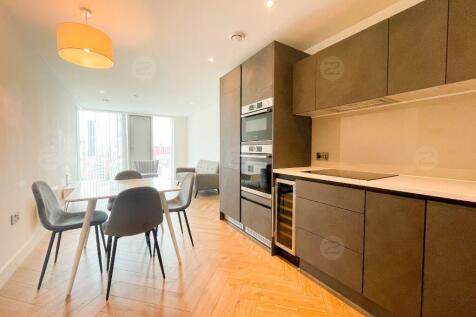 **Available from 1st Sep**Spacious and stylish 1-bedroom apartment in the iconic Victoria Residence, with exceptional amenities and unbeatable access to city transport and shops.