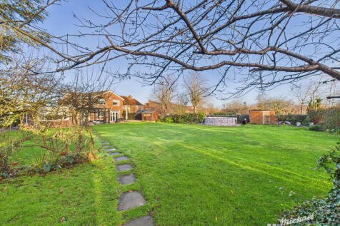 CAM03218G0-PR0847-STILL010