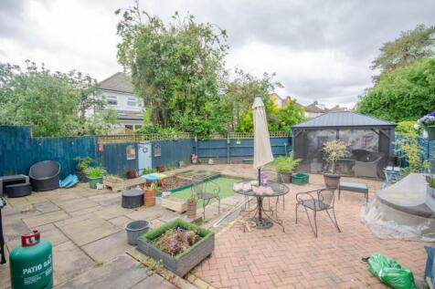 Rear garden pic 4.jpg