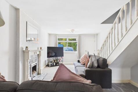 CAM03729G0-PR0155-STILL010