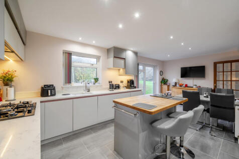 1385869-3-692d9db...