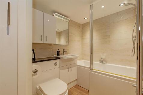 The Stables - Bathroom