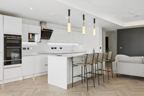 Kitchen & Dining