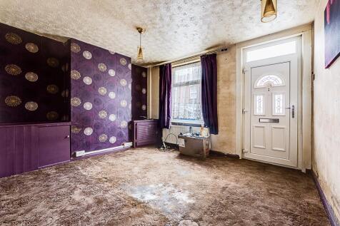 61 Buccleuch Street, Kettering + floorplan-7.jpg
