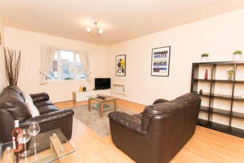 This beautifully presented two double bedroom apa