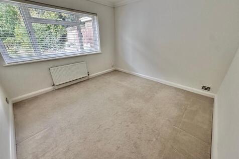 IMG-20251015-WA00...