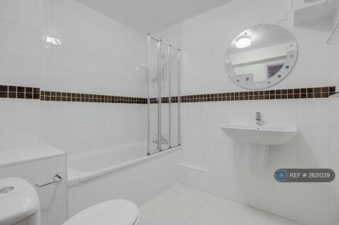 Modern Bright Bathroom