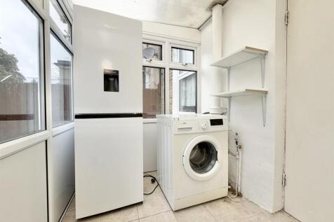 3 Bedroom To Rent in N22