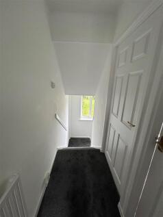 30 Peden Avenue Hallway.jpg