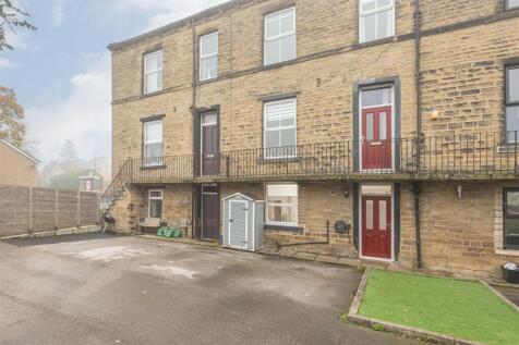 24 - 112 Stainland Road HX4 8BQ (1).jpg