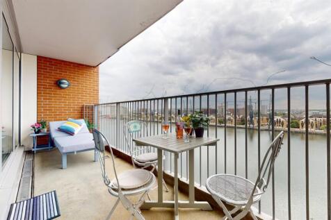LONG lET Barrain London are delighted to offer this stunning three bedroom apartment on a high floor. It is set within a stunning new development. The Property features three bedrooms, two bathrooms,