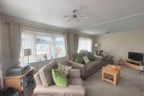 L Shaped Lounge/Diner