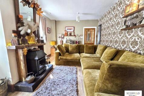 Lounge a.jpg
