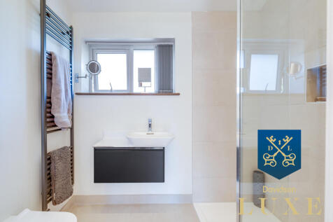 Logo Luxe (16 of ...