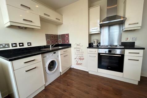 ** Zero Deposit Guarantee Available **
**1 BED WITH STUDY**BALCONY**PARKING**