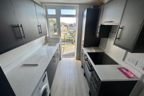 kitchen 1.jpg