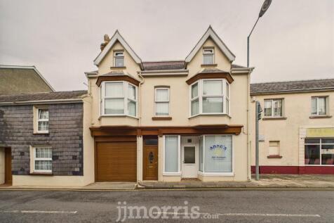 CAM02122G0-PR0349-STILL045.jpg