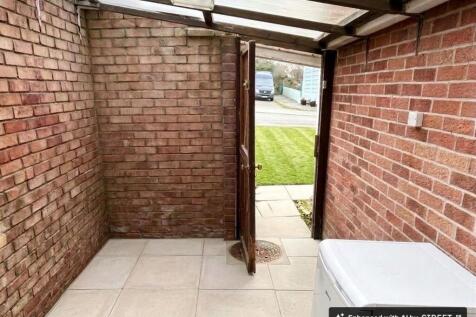 Side Store/ Utility