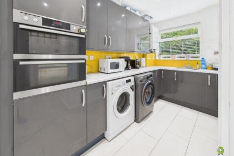 Presented by Clinton at EweMove Bexleyheath and Da