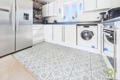 CAM01543G0-PR0151-STILL024