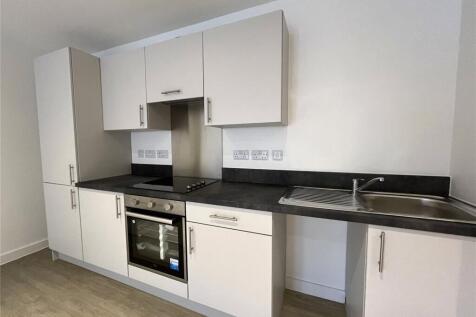 A very spacious one-bedroom apartment in a modern new-build development, ideally located with excellent connectivity between Manchester city centre and Salford Quays. This bright and well-proportioned