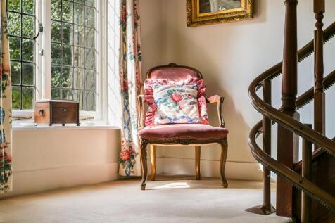 WALTON HEATH COTTAGE- (20).jpg