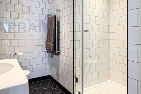 Flat for sale in London City Island E16.jpg