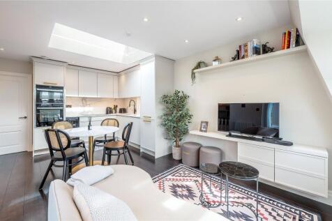 Reception/Kitchen