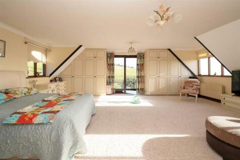 With stunning views & balcony