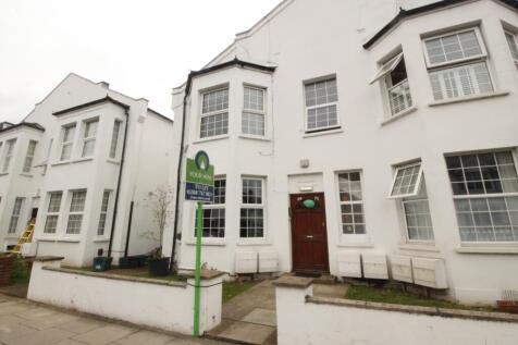 Your Move proudly present this one bedroom ground floor apartment. The property is offered in good condition and within 10 minute walk to St George's Hospital. Benefits include gas central heating, do