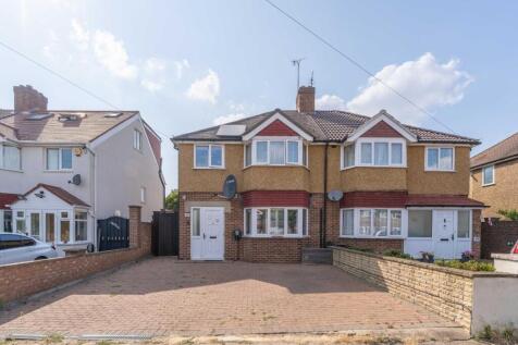 37 Spinney Drive TW14 8PL-1.jpg