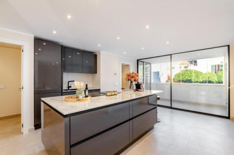 Modern apartment with balcony and elevator in the old town of Palma