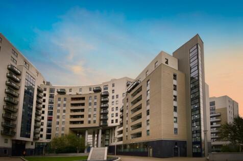 //Deposit free option available //Fully furnished //Balcony //Modern //Gym onsite //Concierge //8 minute walk to Leeds bus station //
