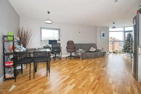 Living/Dining Area